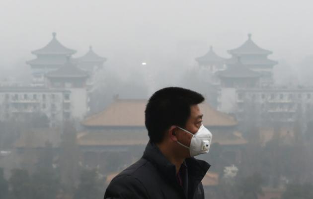 schoolsclosedtrafficslashedasbeijingissuesfirstredalert